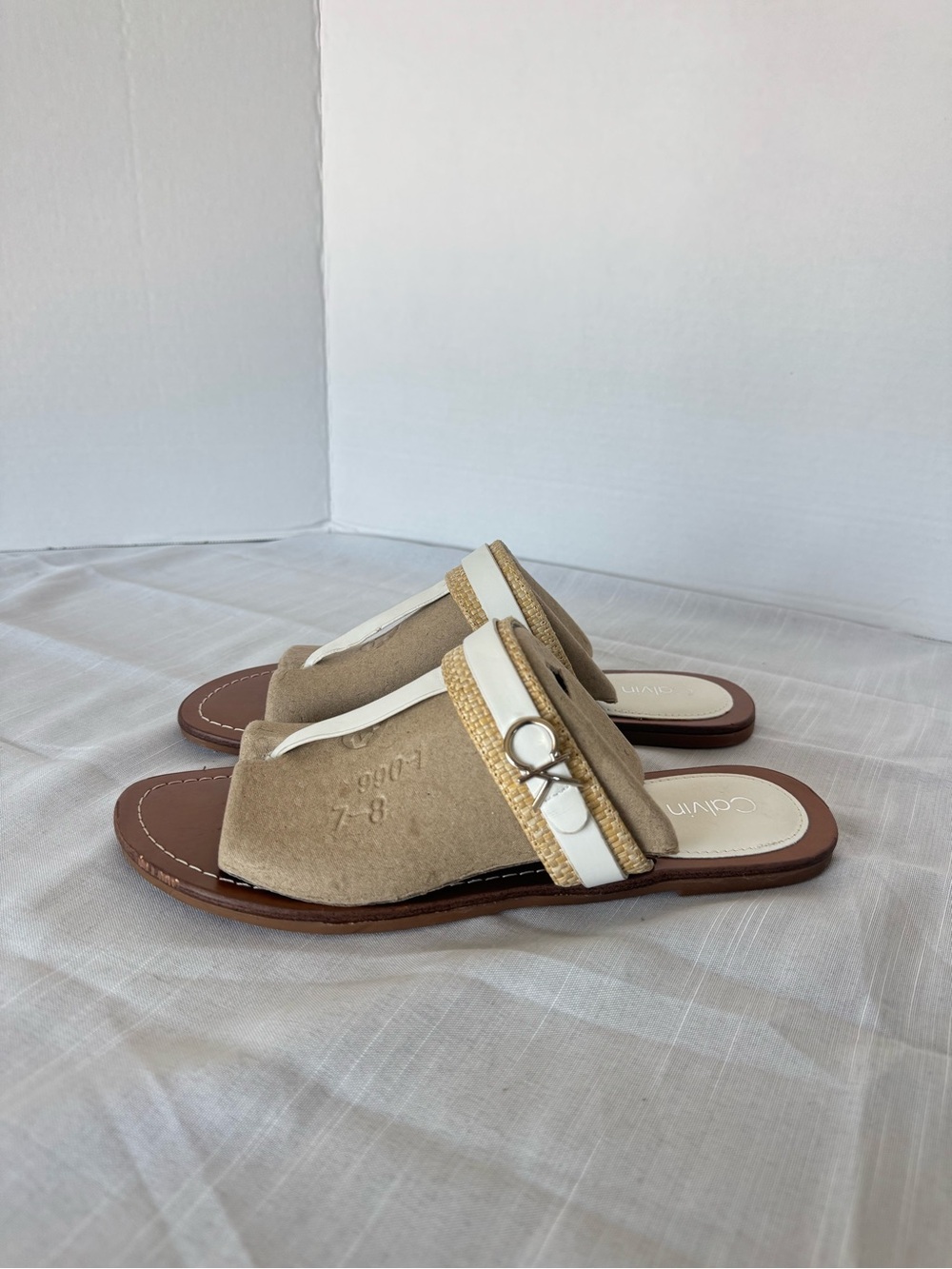 Calvin Klein Cream and Brown Thong Sandals Size 9
